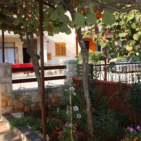 With A Parking Space - 6959