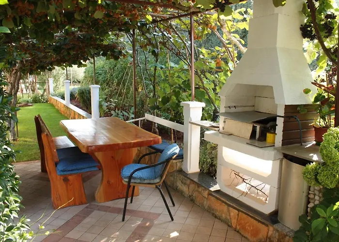 With A Parking Space - 6959 *