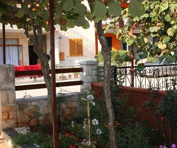 With A Parking Space - 6959