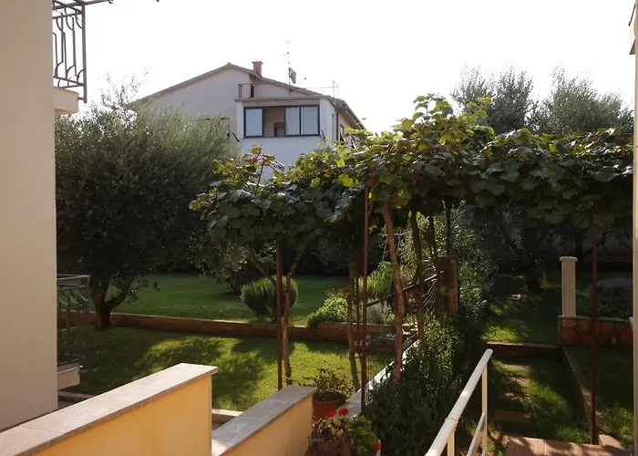 With A Parking Space - 6959 *