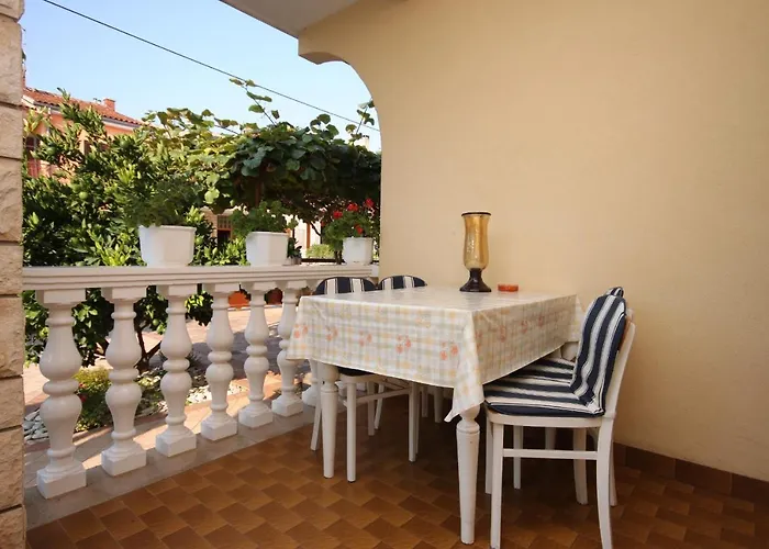 With A Parking Space - 6959