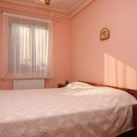 With A Parking Space - 6959 *